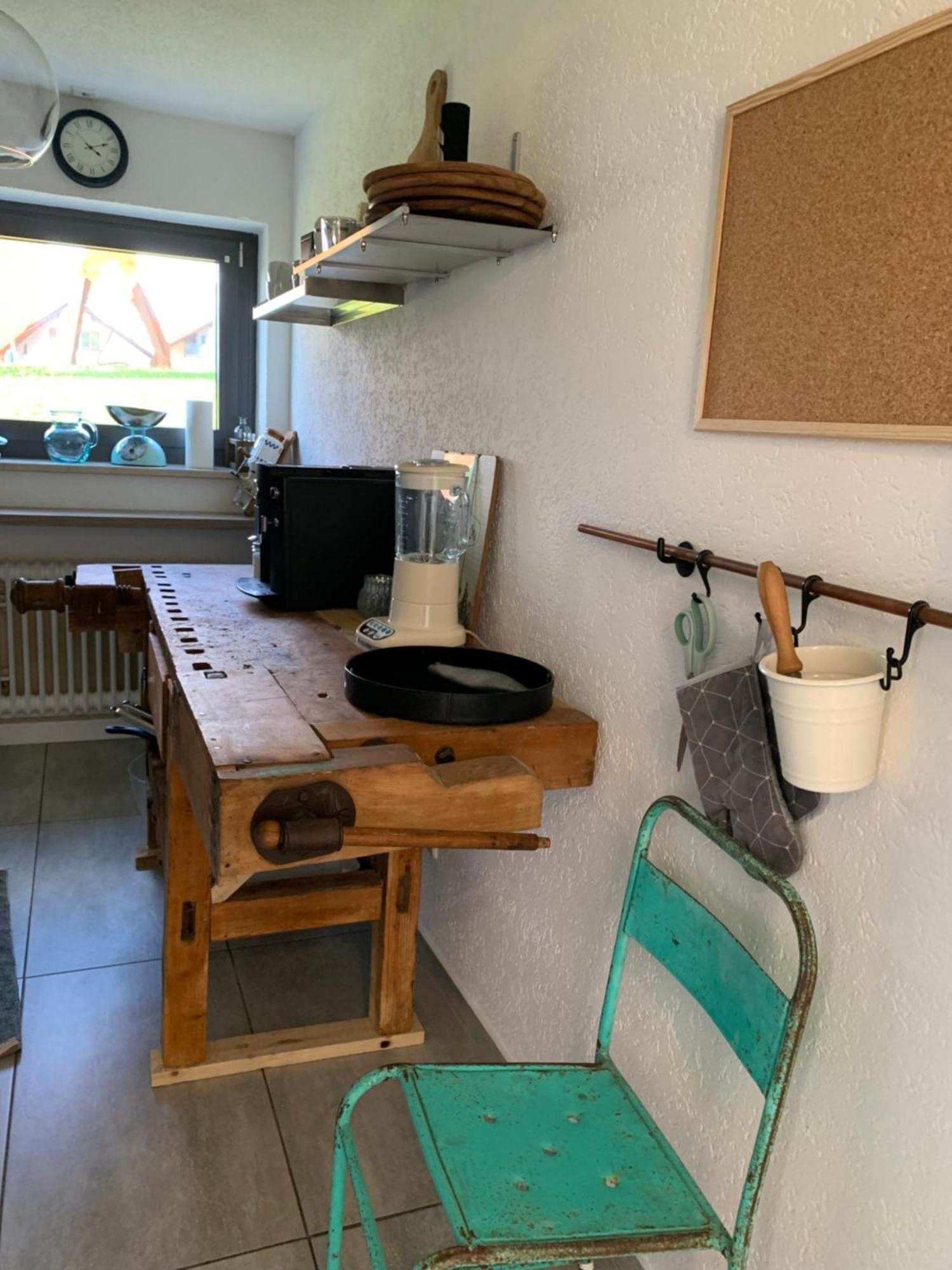 Ferienwohnung Ruhig, Sonnig Und Etwas Speziell Hilzingen Exterior foto